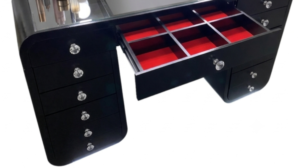 2.png A-VM08 Emily (Black)