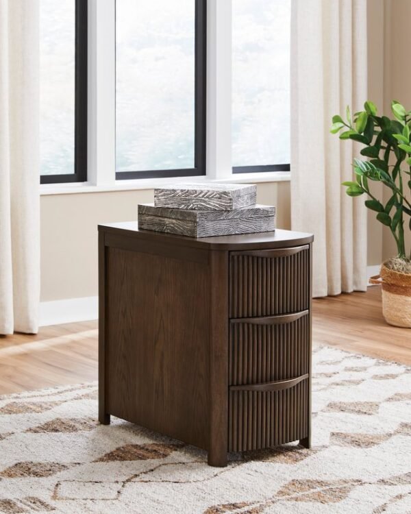 t208-217_orig-1.jpg T208-217 - End Table (USB-A / USB-C Ports)